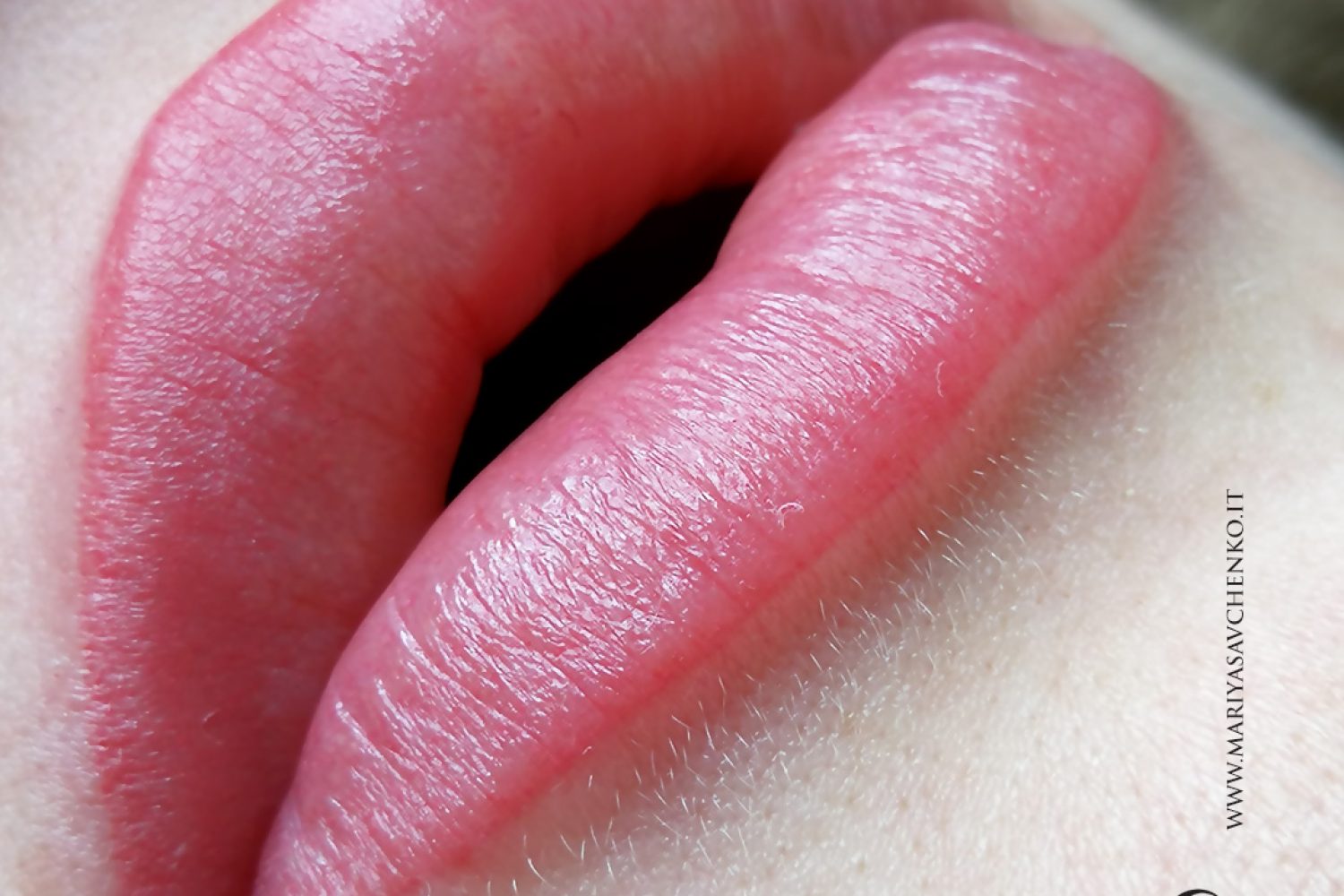 trucco permanente labbra realizzate con il dermografo sulla modella