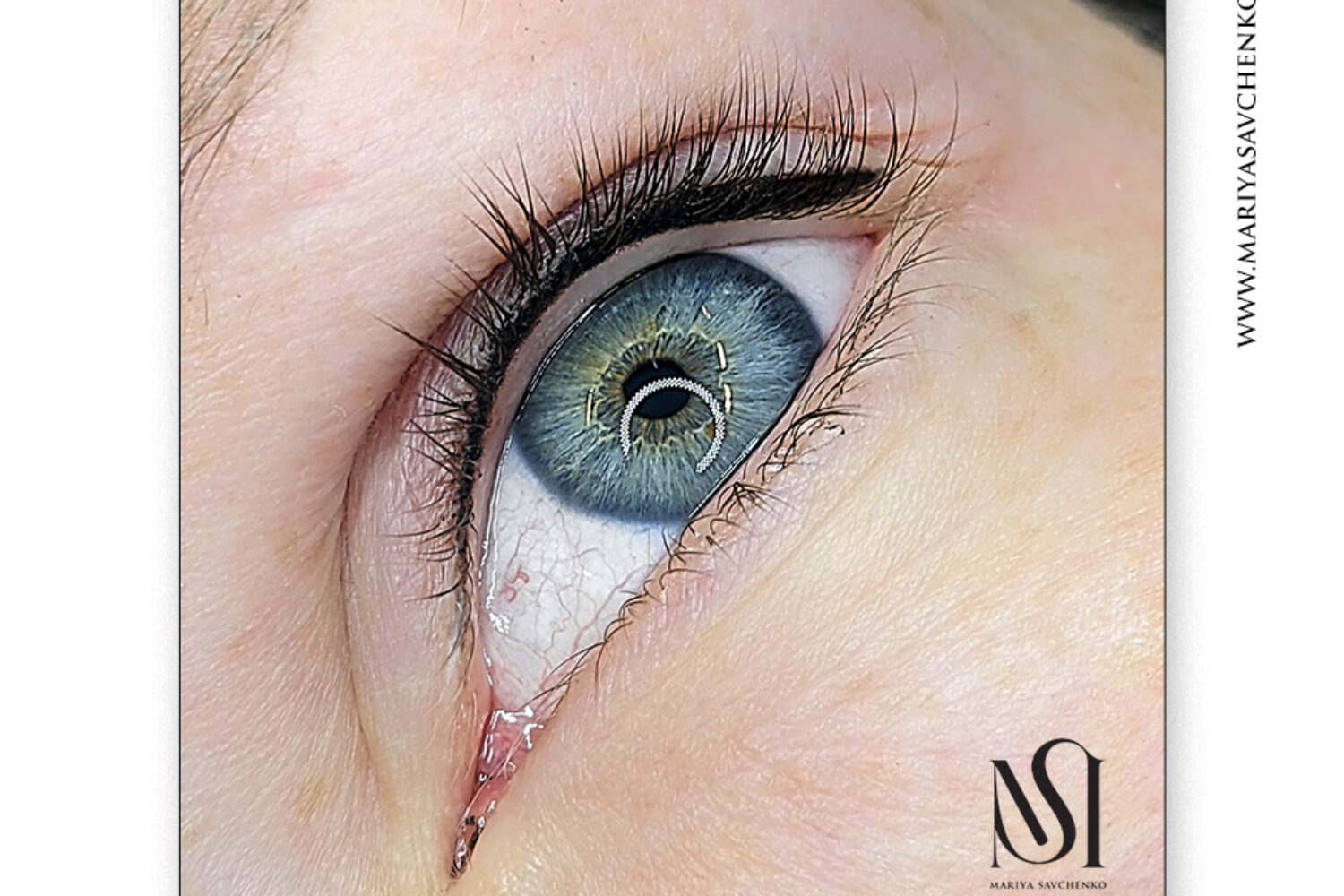 Eyeliner infracigliare trucco semipermanente occhi