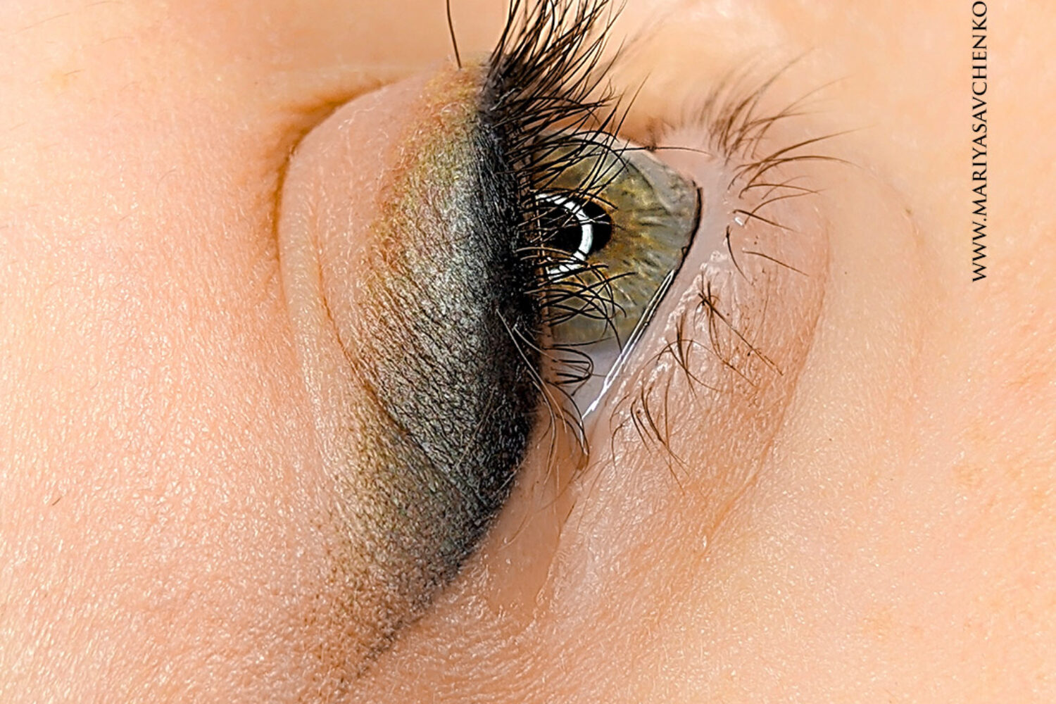 Trucco semipermanente eyeliner sfumato
