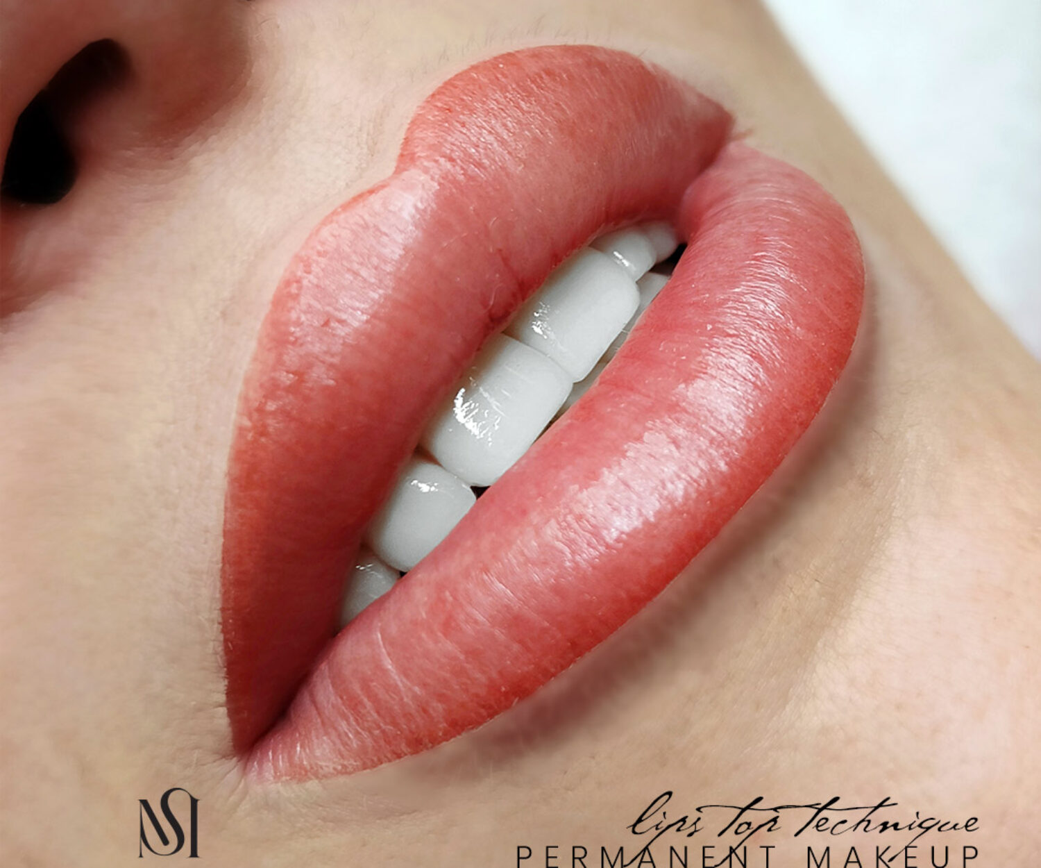 Correzione labbra con la dermopigmentazione. Come ho corretto la forma di questa bocca con il trucco semipermanente.