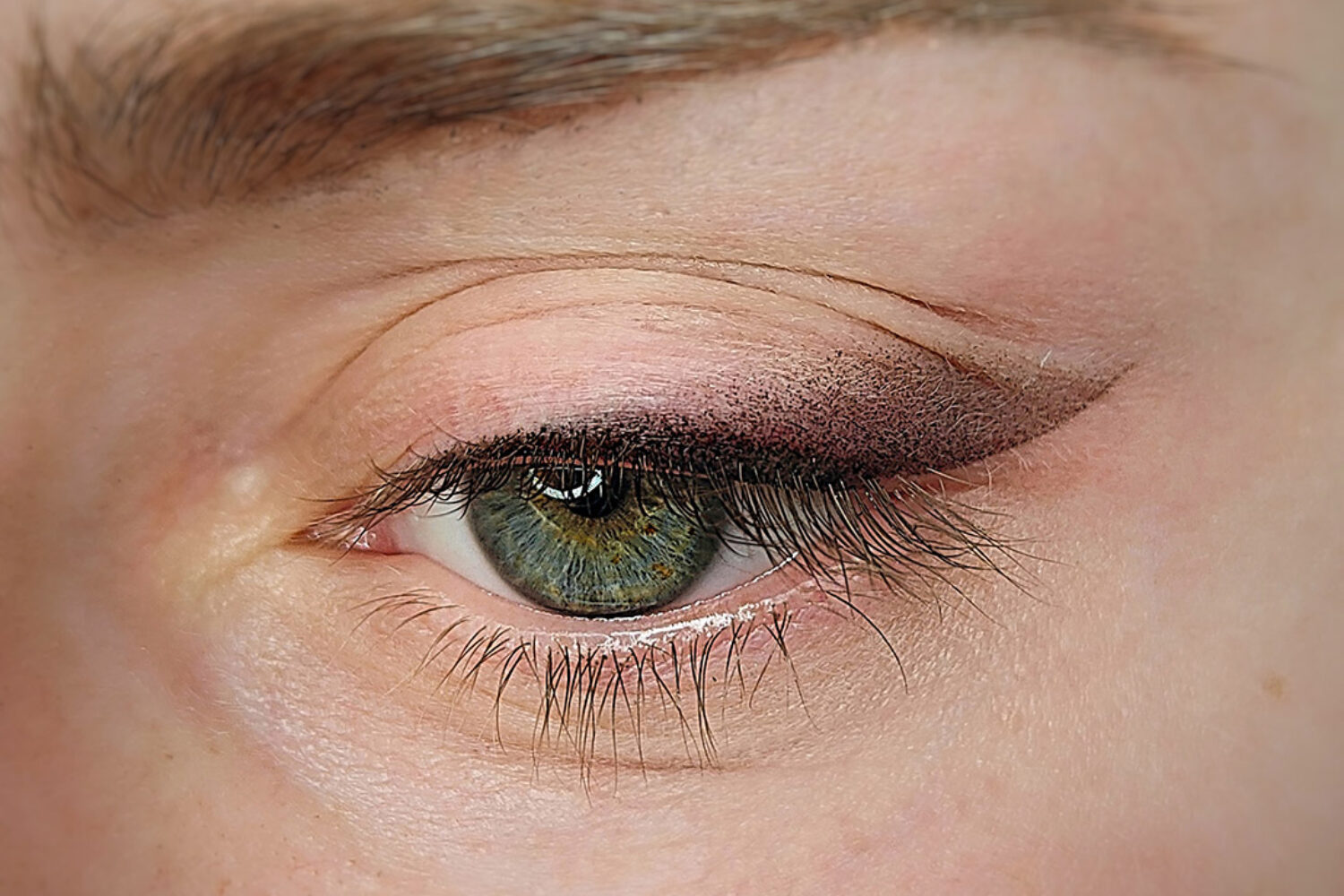 Eyeliner infracigliare e sfumato