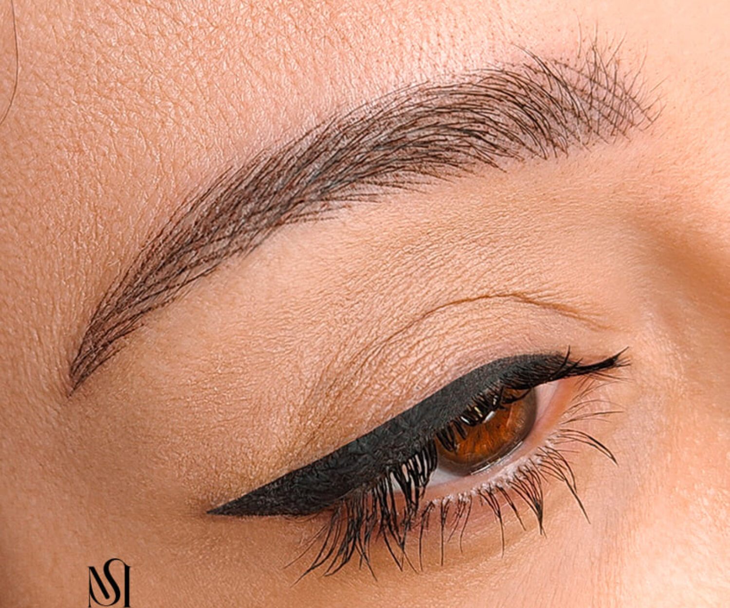 un sopracciglio estremamente naturale realizzato con il trucco permanente emilia romagna