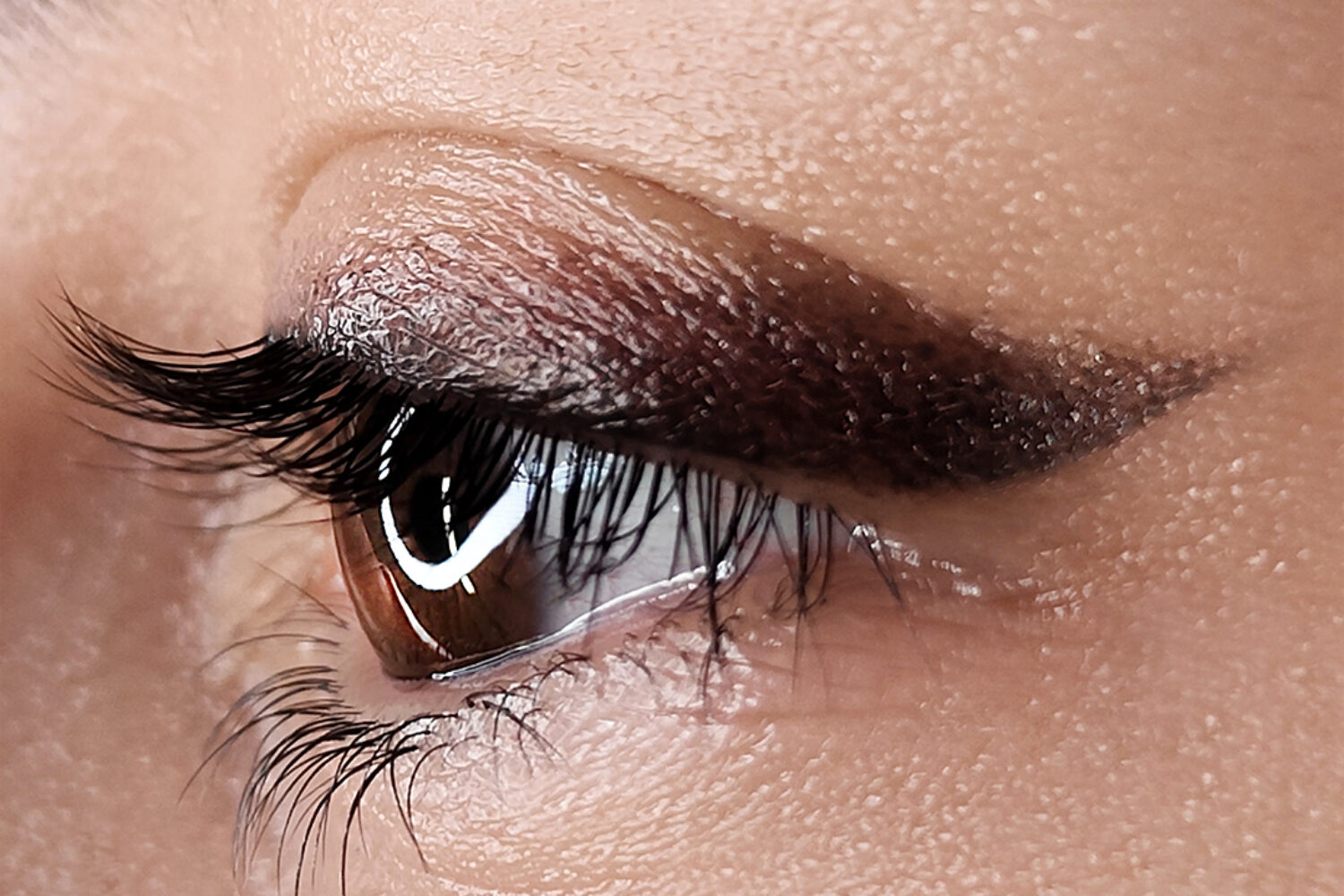 eyeliner tatuato con sfumatura realizzato con il trucco permanente