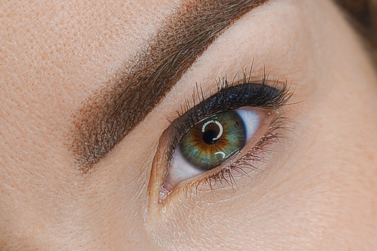 Microblading sbagliato, venuto male: come correggere il tatuaggio alle sopracciglia