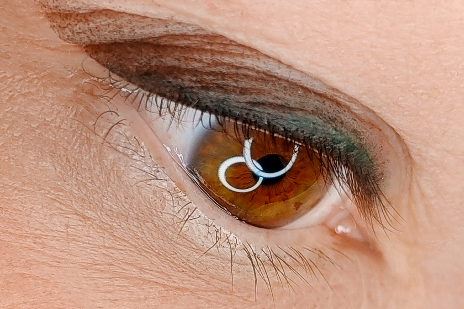 Tecnica esclusiva dal risultato unico: #eyeliner dalla ampia sfumatura in più colori