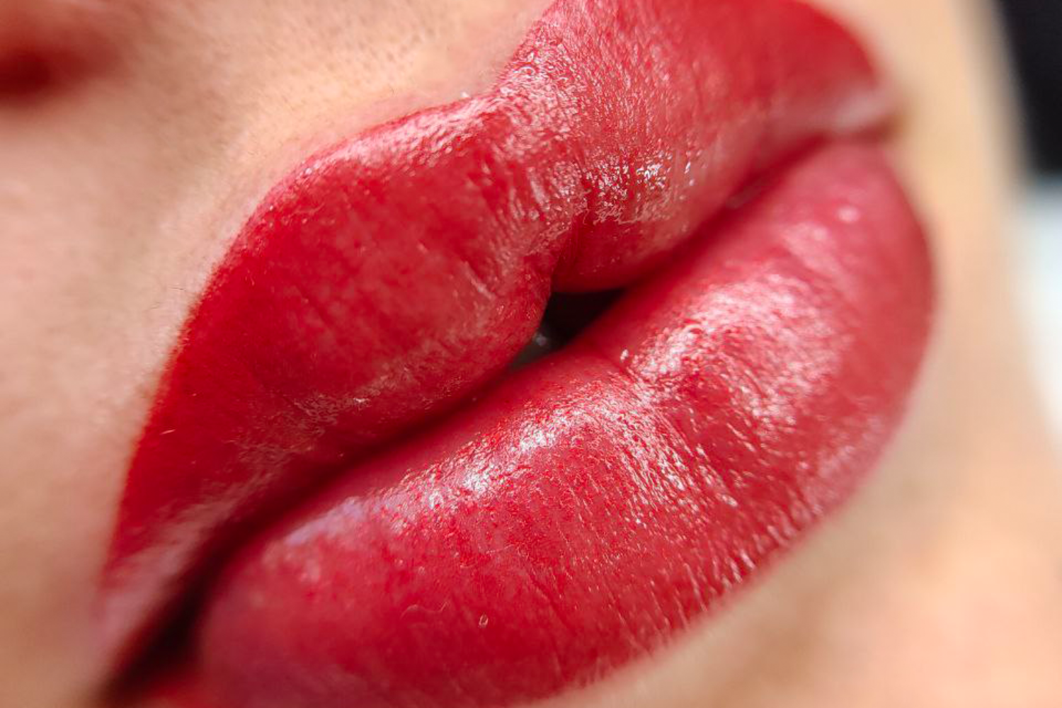 labbra tatuate con il trucco permanente