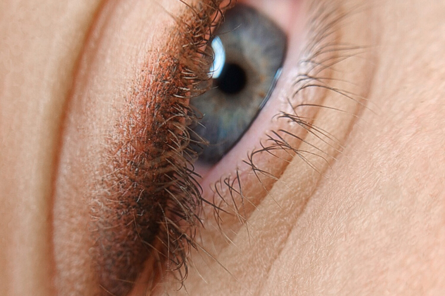 tatuaggio occhi eyeliner sfumato